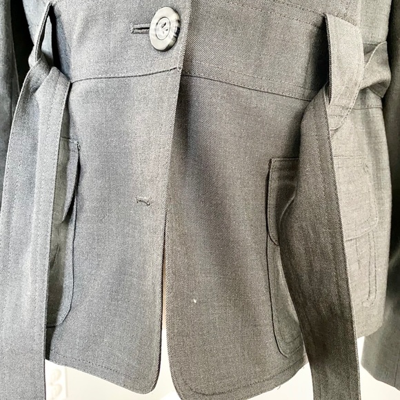 💖SALE‼️ Bandolino Blazer with tie belt. - Picture 3 of 7